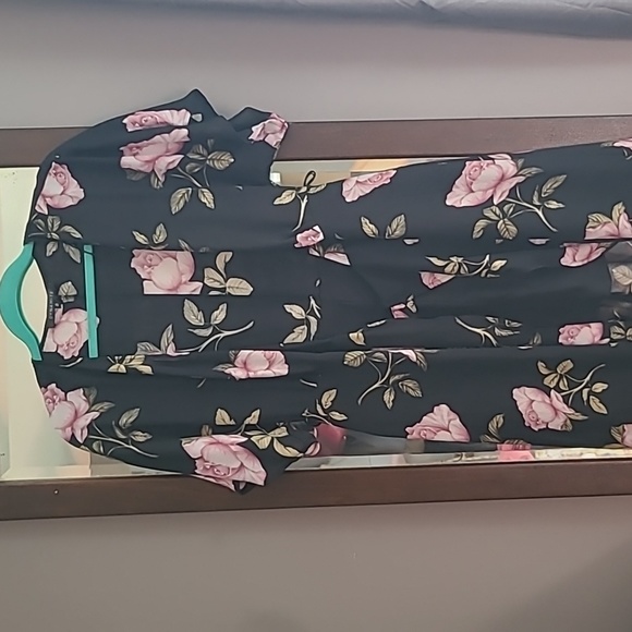 Dynamite Floral Wrap Dress Size S - Picture 4 of 4